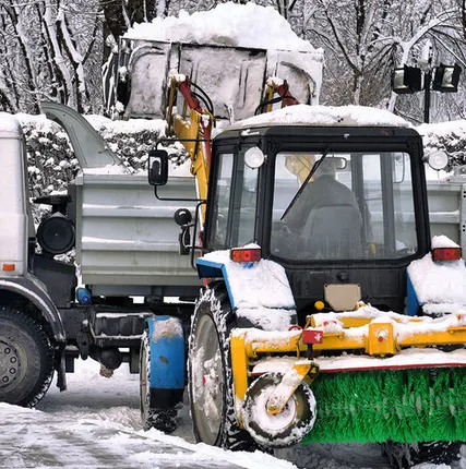 Фото №0 Уборка снега!