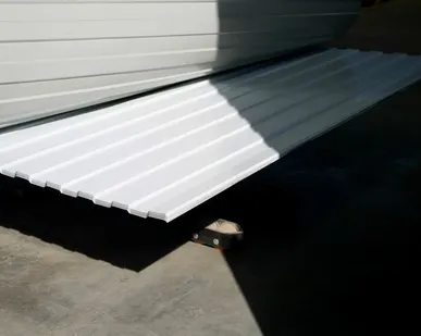 фото Профлист С-8 / белый / 0.45 мм. - RAL 9003 / Сигнальный белый - Глянцевая - с ЛКП - Первый - С-8 - Стандартные - Опт (от 100 листов / от 200 м.пог.)