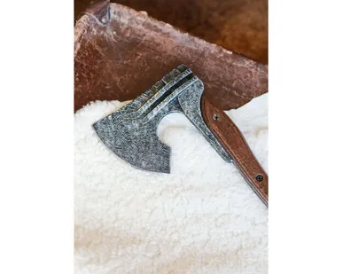 фото Кованый топор в чехле «Хай-тек»