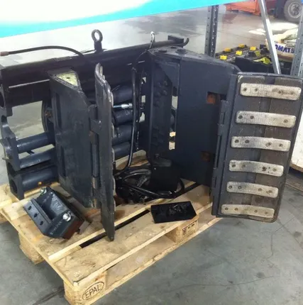 Фото №0 Захват для рулонов бумаги и тюков поворотный 180 грд.