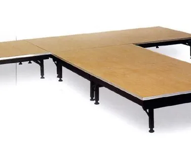 фото Подиум h=400 мм с покрытием из фанеры 16мм, м2