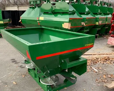 фото Разбрасыватель минеральных удобрений РУМ Стандарт 1050