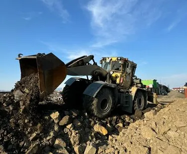 фото Универсальная дорожная машина