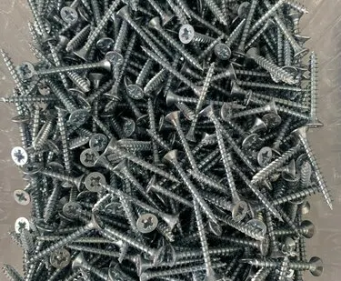 фото Саморезы оцинкованные