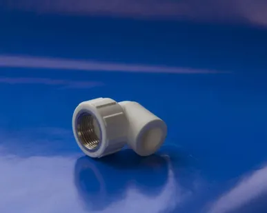 фото Угольник комбинированный с внутренней резьбой 20*1/2"