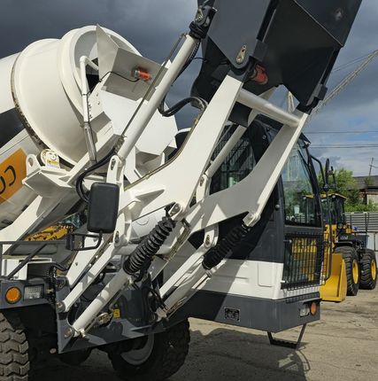 Фото №1 Бетоносмеситель с самозагрузкой YNIX QGMC6000 (до 24м3)