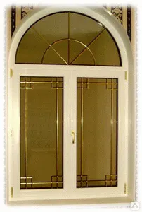 Фото №0 Окно ПВХ с золотой раскладкой