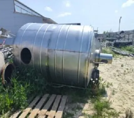 Фото №0 Емкость нержавеющая, объем — 5 куб.м., рубашка, мешалка Б/У в Москве