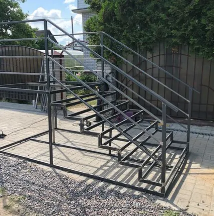 Фото №0 Крыльцо из металла