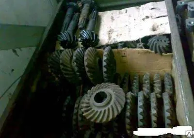 Фото №0 Шестерни ведущая и ведомая комплект 12*23 256Б-2402020-03