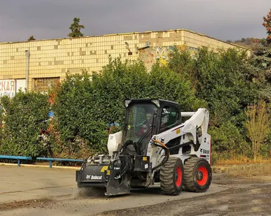 фото Аренда мини-погрузчика bobcat фреза СПб
