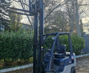 фото Вилочный погрузчик Nissan P1F1A15J