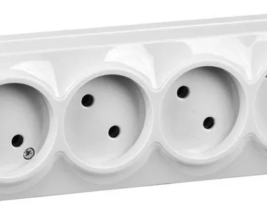 фото Розетка 4-м ОП GLORY РС24-2-ХБ 10А без заземл. бел. IEK ERH40-K01-10