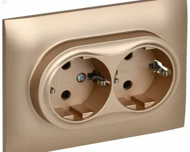 фото SKANDY Розетка 2-местная с заземлением с защитными шторками 16А в сборе SK-R07Sa песочный IEK