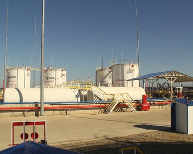 фото Хранение и налив дизельного топлива. Нефтебаза. Приём цистерн с ГСМ.