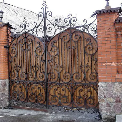 Фото №0 Ворота кованные