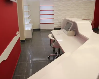 фото Изделия из искусственного камня стойка рецепшн администратора