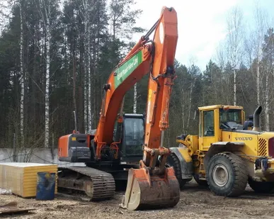 фото Экскаватор гусеничный HITACHI ZX280LC-3