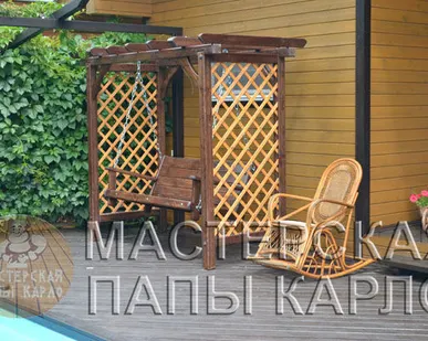 фото Качели из дерева