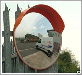 фото Зеркало дорожное круглое с защитным козырьком.