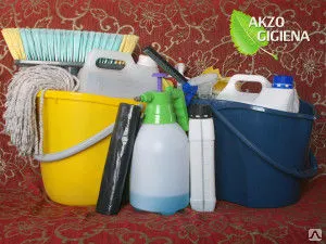 фото Мытье глянцевого натяжного потолка