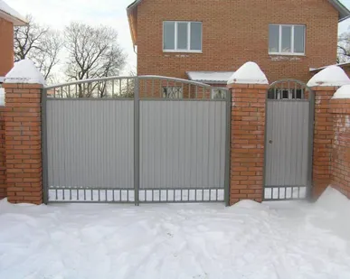 фото Ворота металлические глухие (распашные)