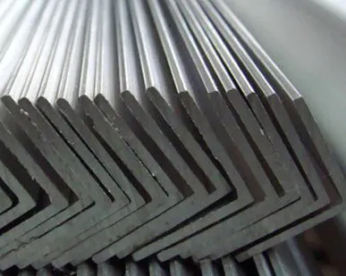 фото Уголок стальной шлифованный 08Х18Н10 25*25*1,5