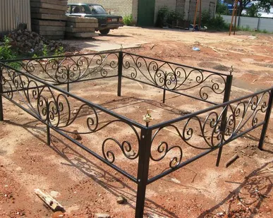 фото Оградка кованая