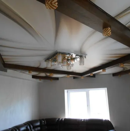 Фото №0 ДЕКОРАТИВНЫЕ ПОТОЛОЧНЫЕ БАЛКИ В ПОС. КАШИНО.