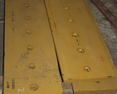 фото Нож средний 195-71-11654 (400-500 HB) для специальной техники Komatsu D355А