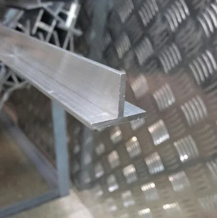 Фото №0 Тавр алюминиевый 15 х 15 х 2 мм