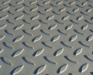 фото Лист нерж. рифленый AISI 304 (08Х18Н10); 2; 1,25х2,5 М, 2B Мат.зеркало