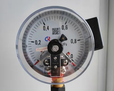фото Манометр 10 атм ТМ510 (0-1,0МПа) кл.т.1.5 электроконтактный