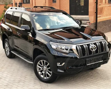 фото Toyota Land Cruiser Prado LC5 (черный)