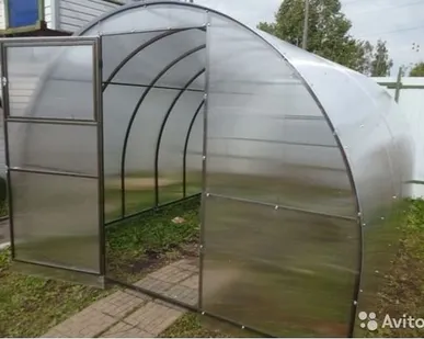 фото Теплицы с поликарбонатом УФ защитой и доставкой