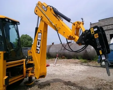 фото Аренда гидромолота на базе экскаватора-погрузчика JCB, Челябинск и область.