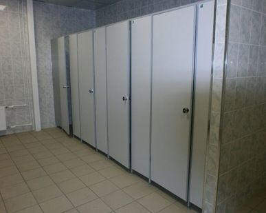 фото Сантехнические перегородки из ЛДСП
