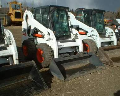 фото Аренда мини-погрузчика BobCat S175