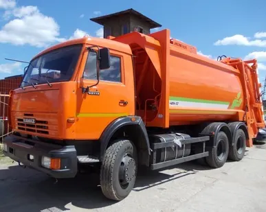 фото Мусоровозы с задней загрузкой МКЗ-4704-02 на шасси КАМАЗ-65115-3081-23
в