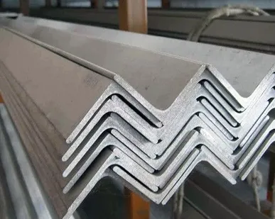 фото Уголок р/п 75х75х6 09Г2С 09Г2С12 - св 6000 (ГОСТ 19281-89 ЗСМК)