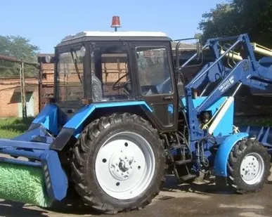 фото Коммунальная дорожная щетка МК-2 для тракторов мощностью от 60 до 100 л.с.