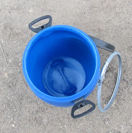 Фото №3 Бочка пластиковая 65 литров с крышкой и хомутом, б/у