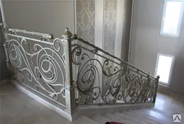 фото Перила с художественной ковкой