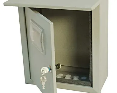 фото Щит 320*280*140 с козырьком №2