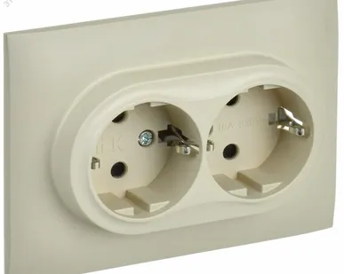 фото SKANDY Розетка 2-местная с заземлением с защитными шторками 16А в сборе SK-R07B бежевый IEK