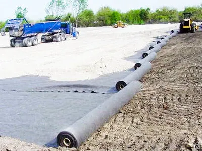 Фото №0 Геотекстиль Дорнит М-400, м2