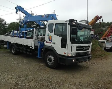 фото Грузовой Daewoo Novus г/п 7 т с кму Dong Yang 6 т