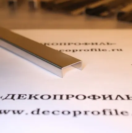 Фото №0 Бордюр СТАЛЬ 2,7 м - Сталь шлифованная - 8х20 мм - 2,7 м - 430 - С покрытием