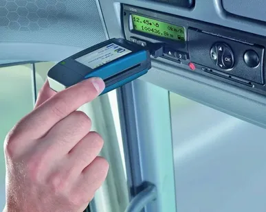 фото Обслуживание тахографов грузового автомобиля