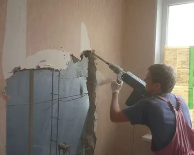 фото Услуги по демонтажу перегородок